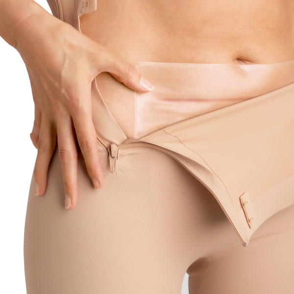 Plaster silikonowy prostokątny na bliznę po cesarskim cięciu Amoena 011 Square 2 szt.