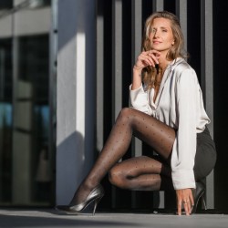 Rajstopy uciskowe kompresyjne Veera Fashion 70 DEN w kropki