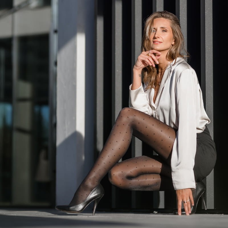 Rajstopy uciskowe kompresyjne Veera Fashion 70 DEN w kropki