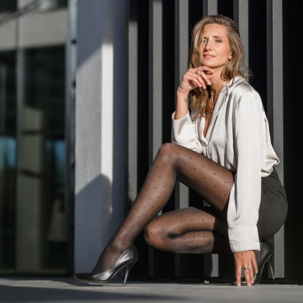 Rajstopy uciskowe kompresyjne Veera Fashion 70 DEN w kropki